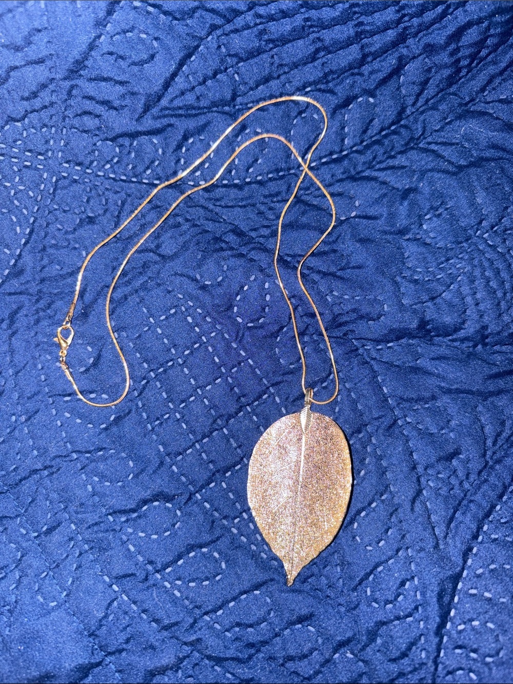 Faux Gold Leaf Pendant Necklace - Elegant Women's Jewelry